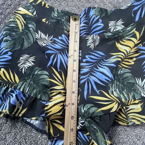 Sadie & Sage Palm Leave Aloha Ruffled Hem Lined Pull On Shorts Size Medium - Picture 6 of 7